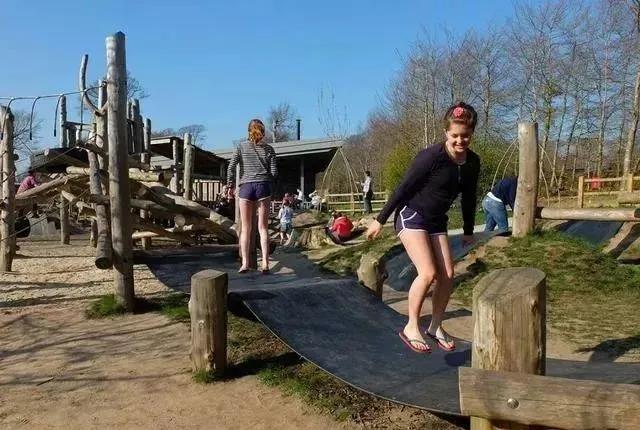 兒童滑梯有哪些部件組成的呢？