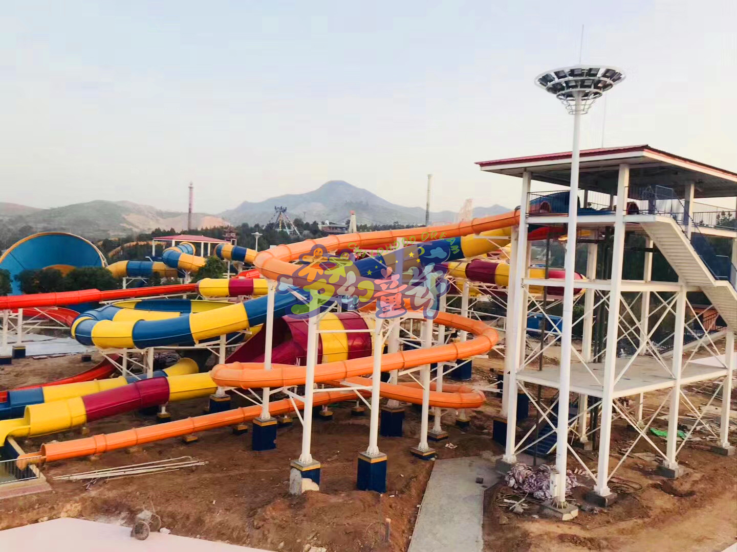 河南省新鄉(xiāng)市五龍山響水河水上樂園